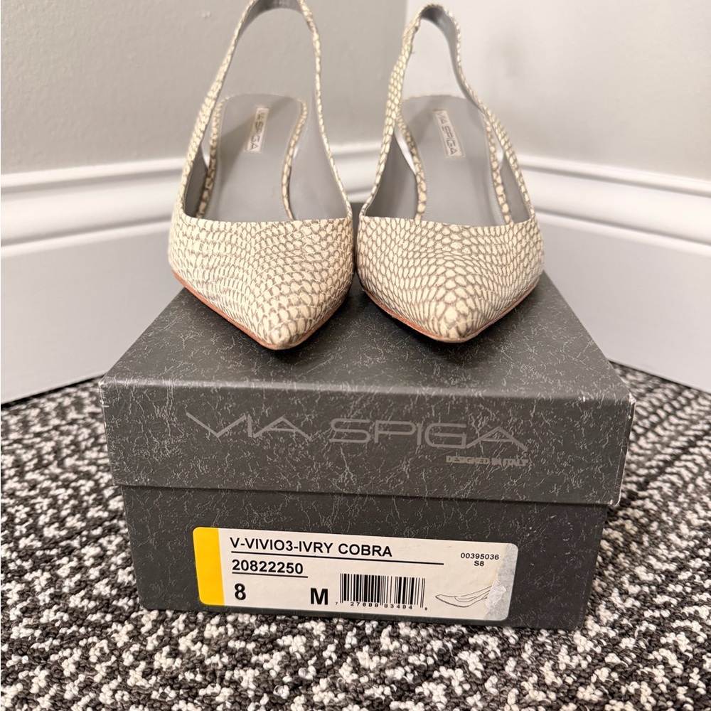 Via Spiga Cream Cobra Heels